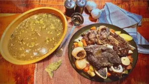 Bouillon de viande et légumes type pot-au-feu