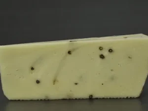 Pecorino siciliano pepato